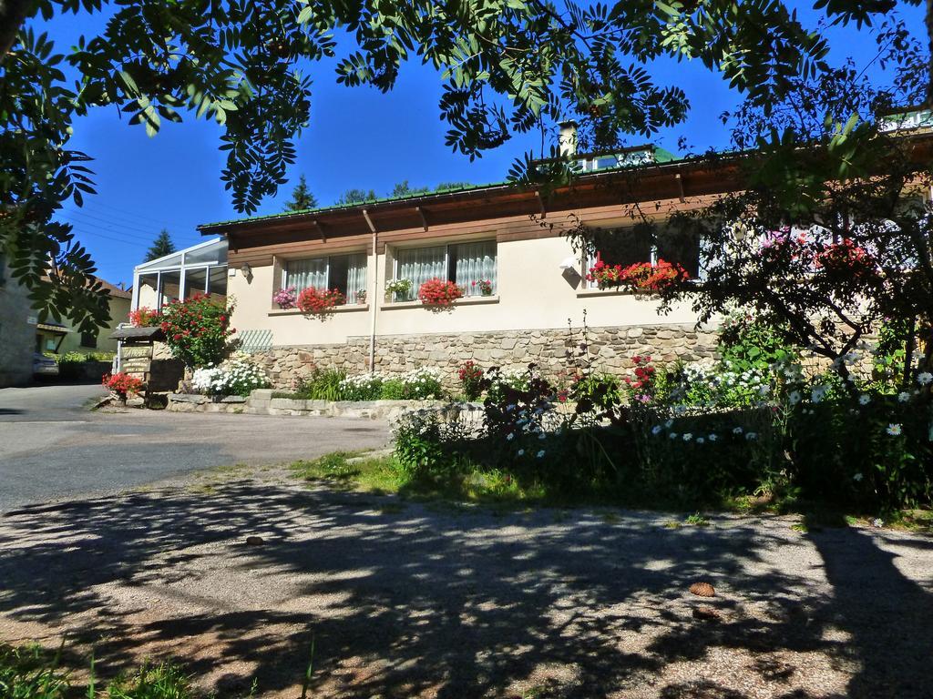 Auberge La Prairie Matemale Exterior photo